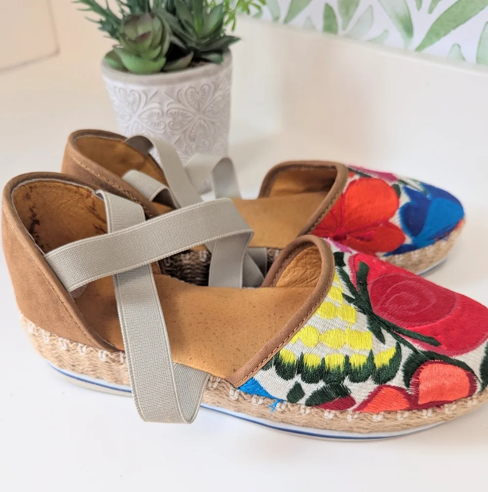 Handmade Embroidered Flatform Sandals 8.5-9 Stretchy Ankle Strap Colorful